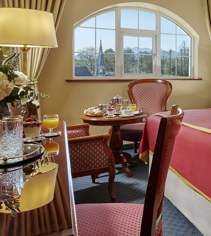 classic-room-dressing-table-850x950