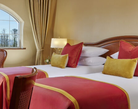 twin-bedroom-killarney-towers-hotel-1920x1080